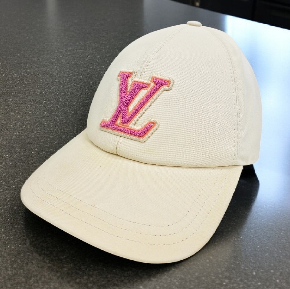✨️Authentic Louis Vuitton Signature Cap with Pink Lv Logo - Picture 9 of 16
